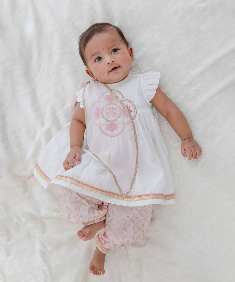 White embroidered viscose kurta set