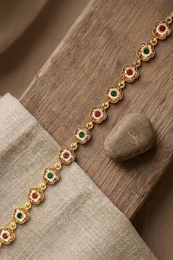Gold plated floral  kundan mathapatti sheeshphool