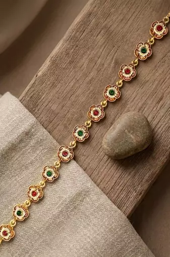 Gold plated floral  kundan mathapatti sheeshphool