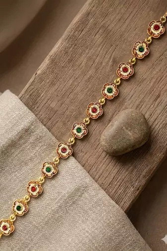 Gold plated floral design mathapatti sheeshphool