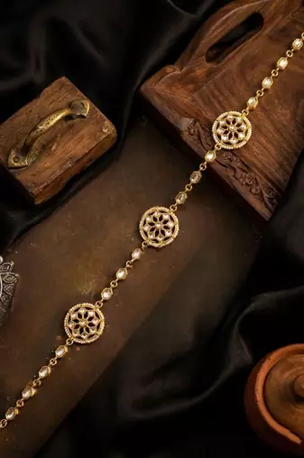 Gold plated mandala kundan mathapatti sheeshphool