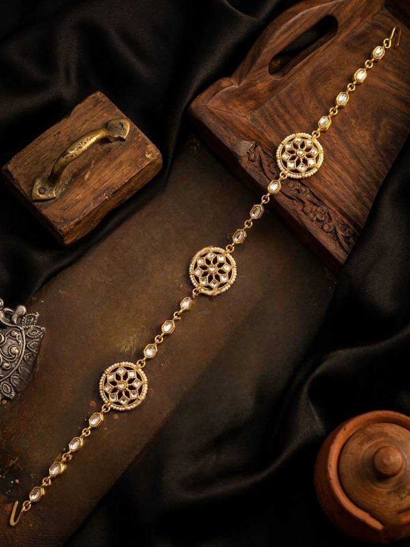 Gold plated mandala kundan mathapatti sheeshphool
