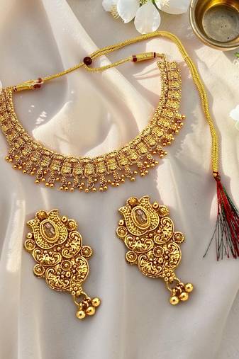 Gold plated elegant necklace set