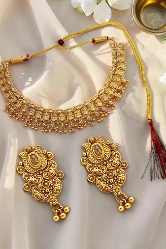 Gold plated elegant necklace set