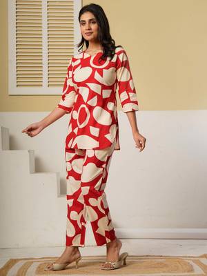 Red floral printed cotton co-ord set with straight pant for women 4