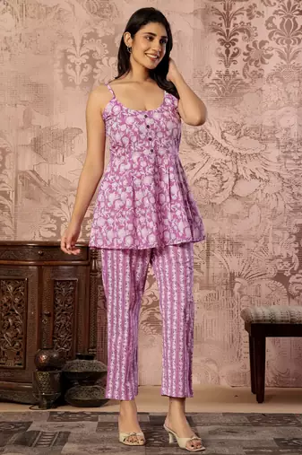 Pink floral printed cotton co-ord set with straight pant for women