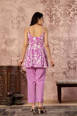 Pink floral printed cotton co-ord set with straight pant for women 3