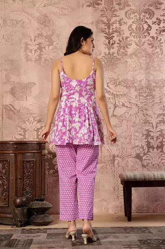 Pink floral printed cotton co-ord set with straight pant for women