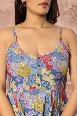 Blue floral printed cotton co-ord set with straight pant for women 5