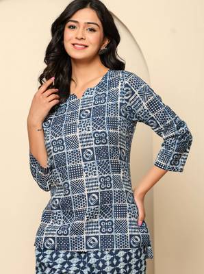 Navy-blue floral printed cotton co-ord set with straight pant for women 5