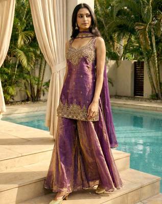 Mauve fendy satin embroidered kurta pant set with dupatta 2