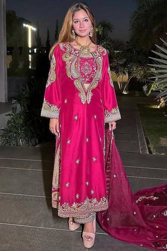Pink premium chinon embroidered kurta suit set with dupatta