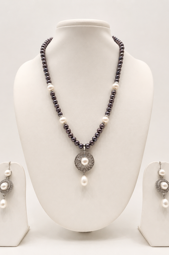 Freshwater Pearl Necklace Set, Single Line, Natural Real Pearls, Black and White, with Matching Earrings
