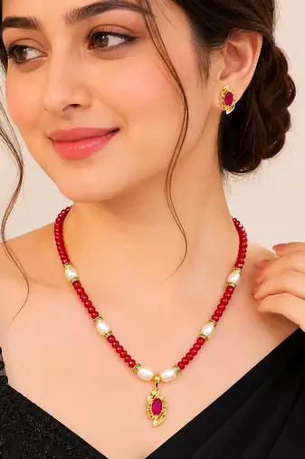 Red Crystal Beaded Necklace Set with Pearl Accents, Gold-Tone Ruby Pendant and Earrings