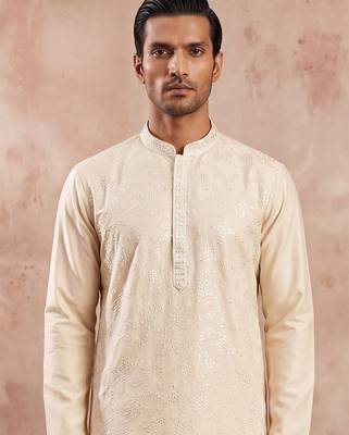 Men off white silk blend embroidered straight kurta 2