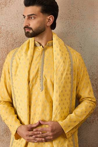 Men yellow jacquard woven design floral straight kurta with dupatta