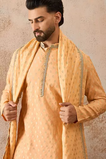 Men peach jacquard woven design floral straight kurta with dupatta