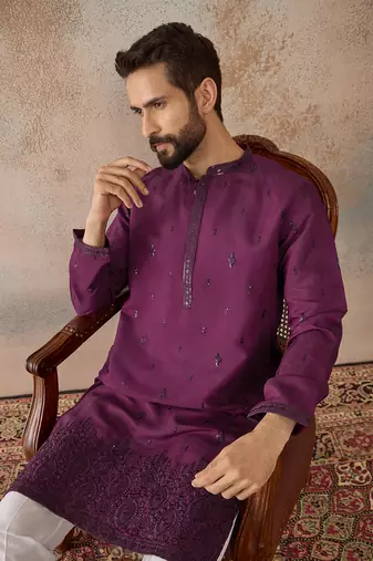 Men purple silk blend embroidered straight kurta sets