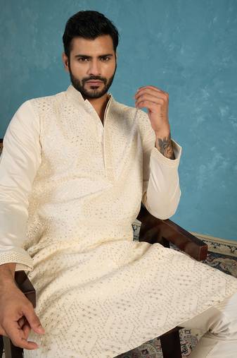 Men off white silk blend embroidered straight kurta sets