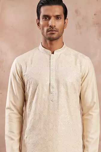 Men off white silk blend embroidered straight kurta sets