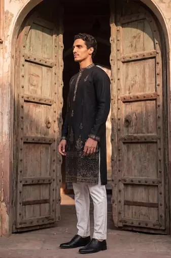 Men black silk blend embroidered straight kurta sets