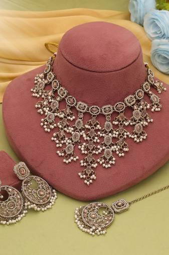 Gold color kundan necklace set