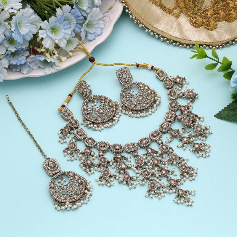 Gold color kundan necklace set