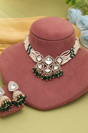 Green color choker kundan necklace set