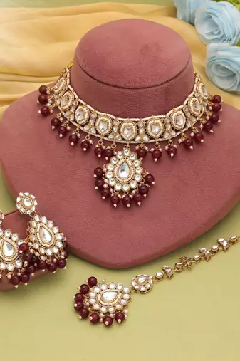 Maroon color kundan necklace set