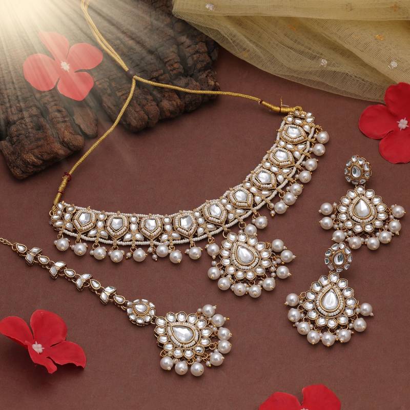 White color kundan necklace set
