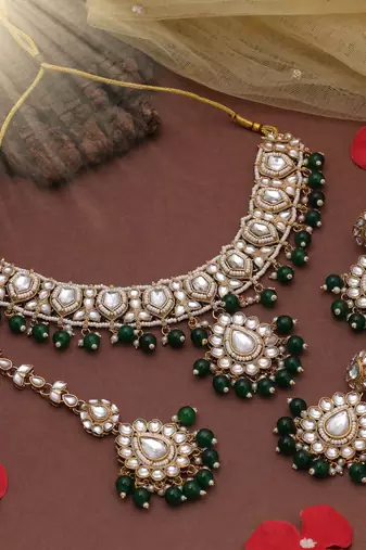 Green color kundan necklace set