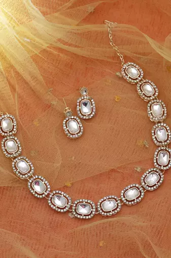 White color kundan necklace set