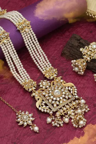 White color long kundan necklace set