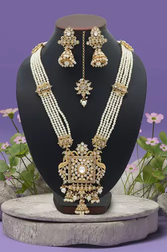White color long kundan necklace set