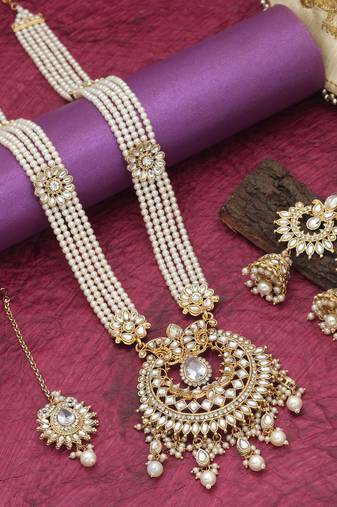 White color long kundan necklace set