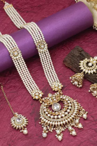 White color long kundan necklace set