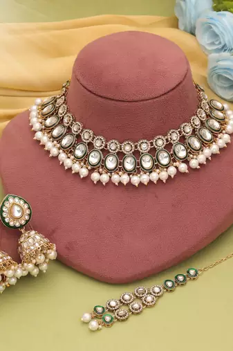 White color kundan necklace set