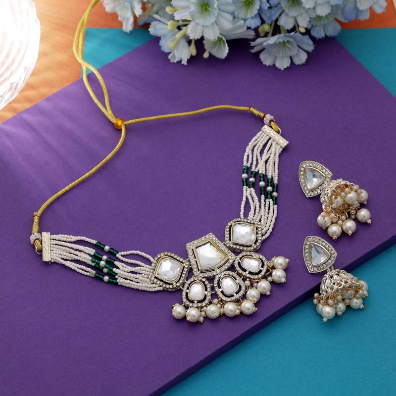 White color choker kundan necklace set