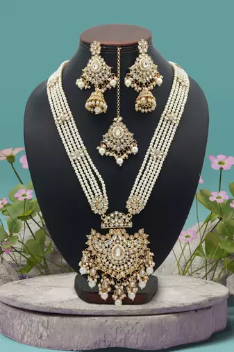 White color long kundan necklace set