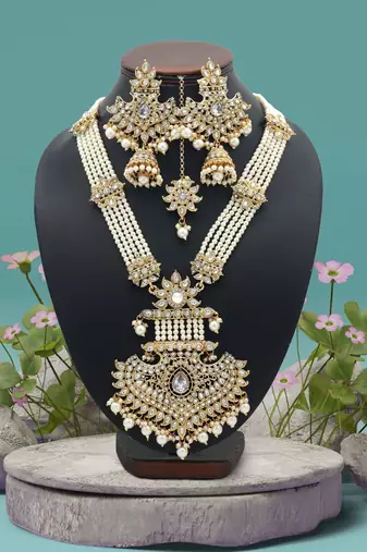 White color long kundan necklace set
