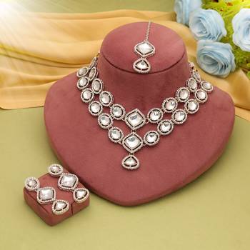 White color kundan necklace set 1