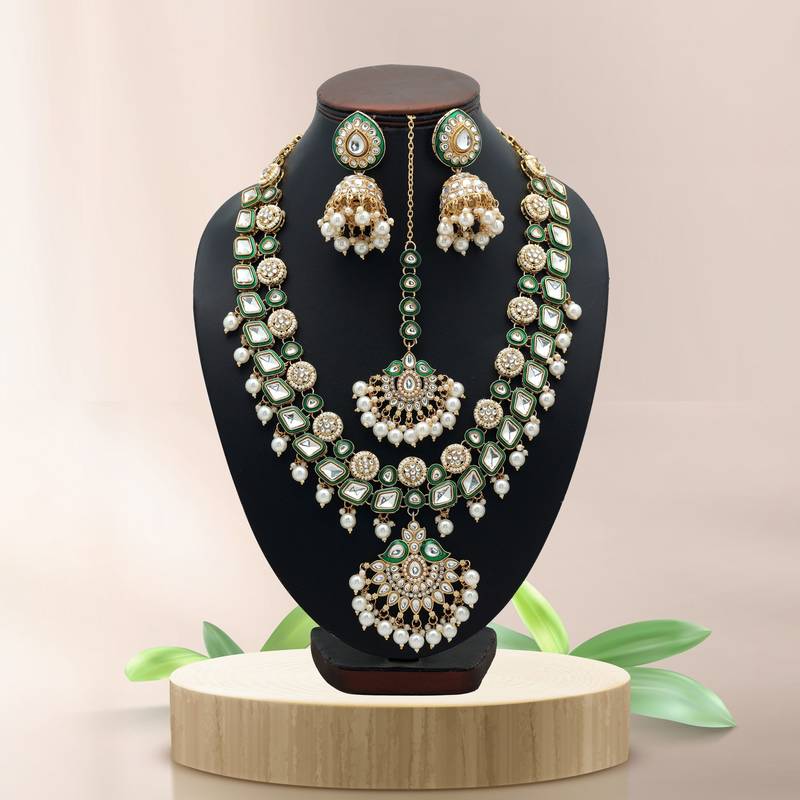 White color kundan necklace set