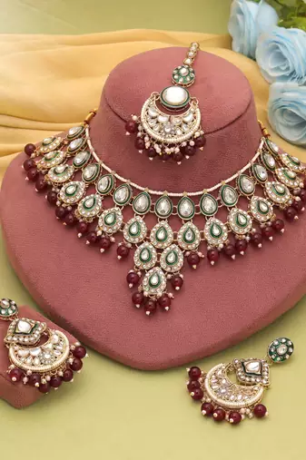 Maroon color kundan necklace set
