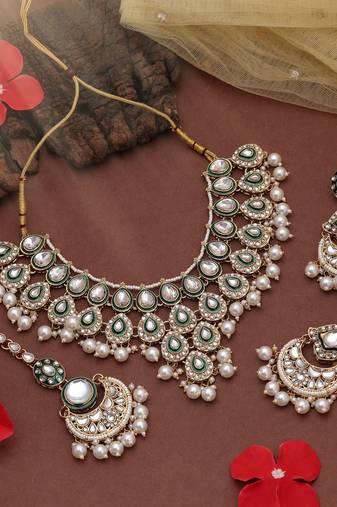 White color kundan necklace set
