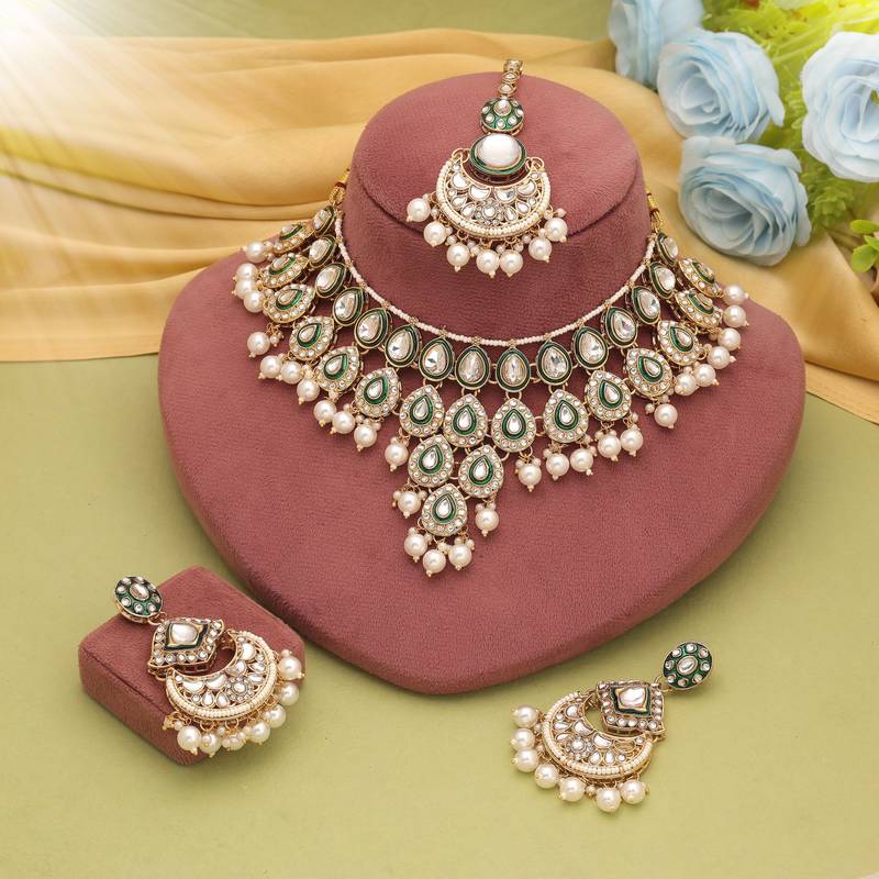 White color kundan necklace set