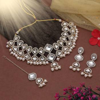 White color kundan necklace set 1