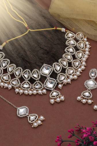 White color kundan necklace set