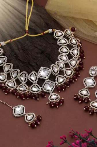 Maroon color kundan necklace set