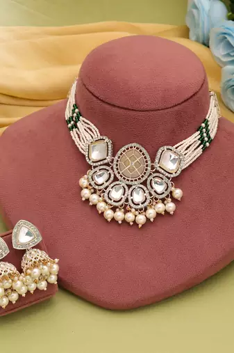 White color choker kundan necklace set