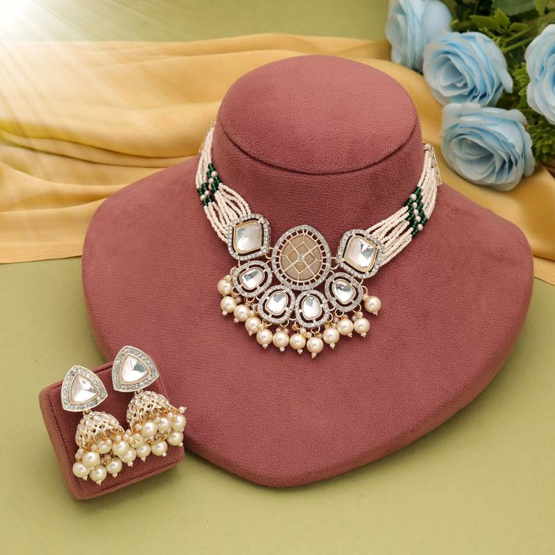White color choker kundan necklace set